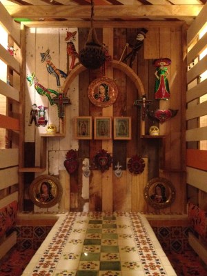 Cosy booth with traditional decorations